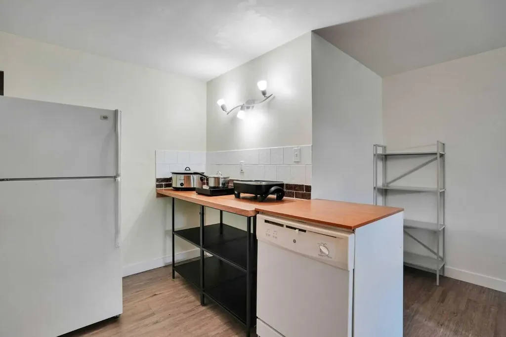 2704 Chandler Road NW Calgary AB T2L 1E5