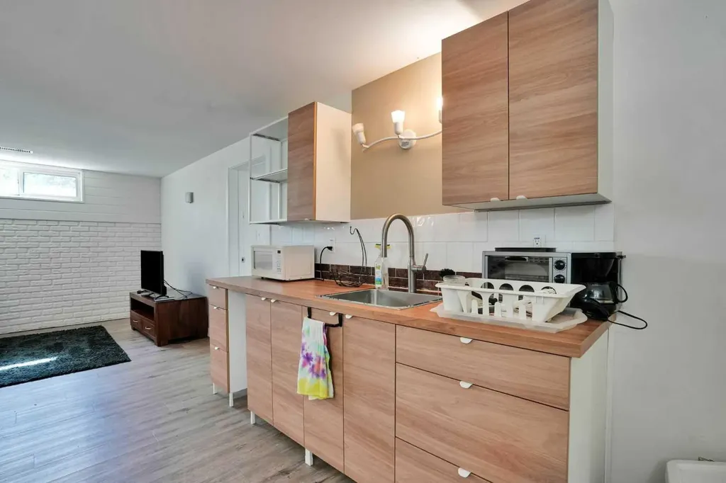 2704 Chandler Road NW Calgary AB T2L 1E5