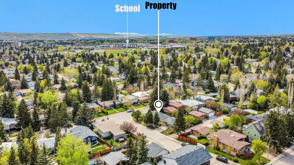 2704 Chandler Road NW Calgary AB T2L 1E5
