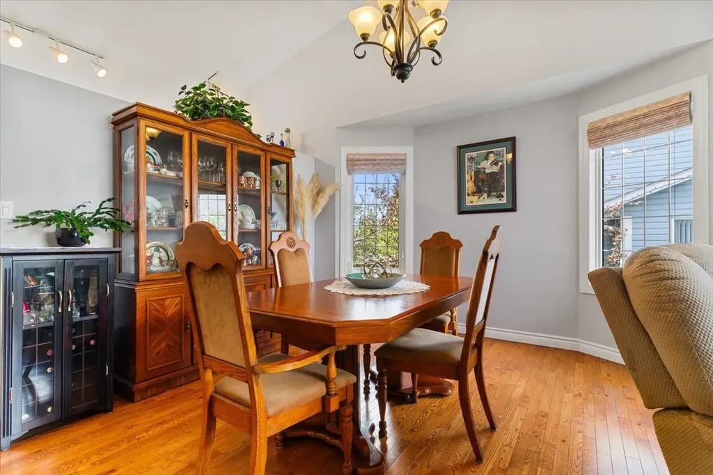 10233 114a Avenue Grande Prairie AB T8V 6Z4