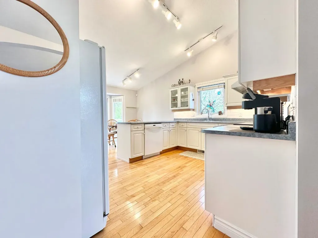 10233 114a Avenue Grande Prairie AB T8V 6Z4