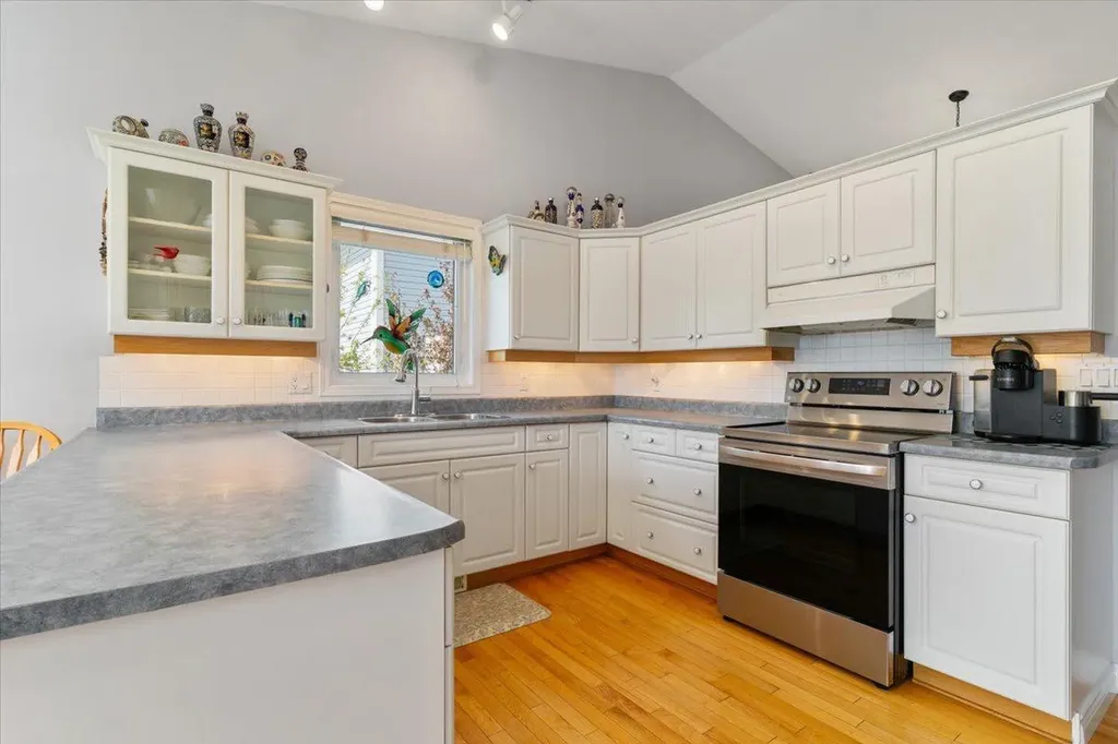 10233 114a Avenue Grande Prairie AB T8V 6Z4