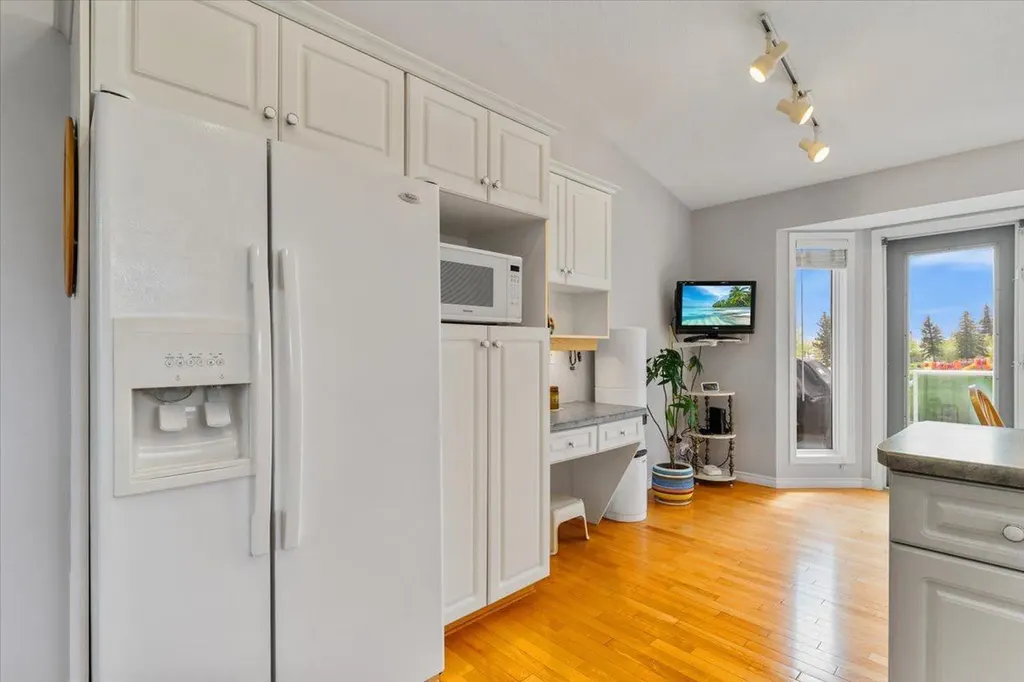 10233 114a Avenue Grande Prairie AB T8V 6Z4