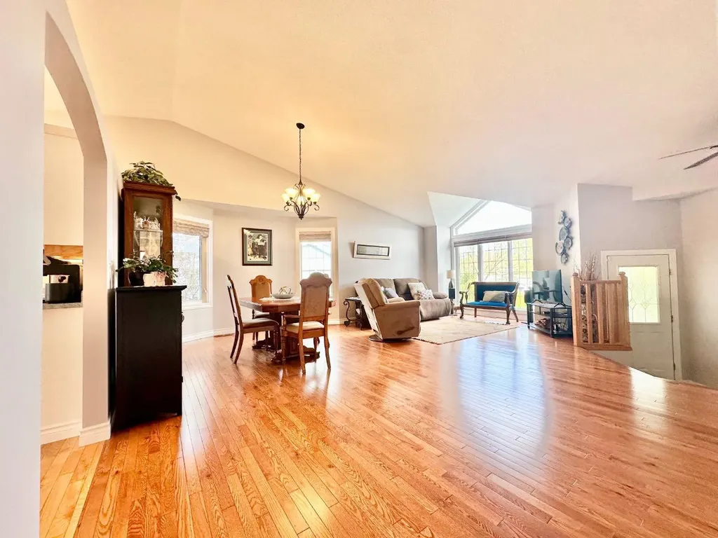 10233 114a Avenue Grande Prairie AB T8V 6Z4