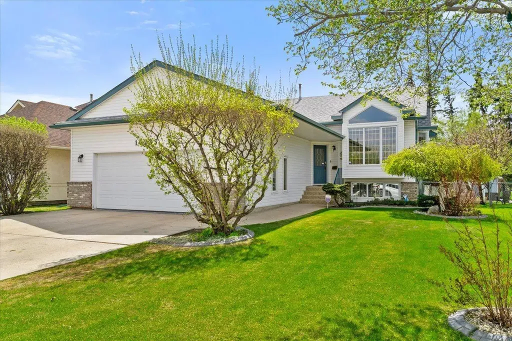 10233 114a Avenue Grande Prairie AB T8V 6Z4