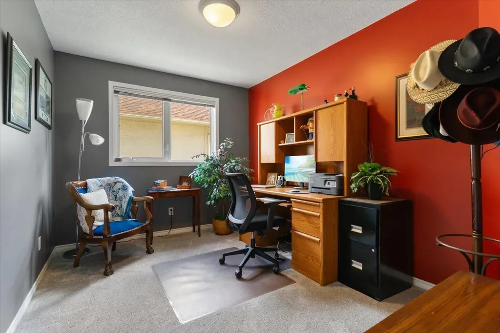 10233 114a Avenue Grande Prairie AB T8V 6Z4