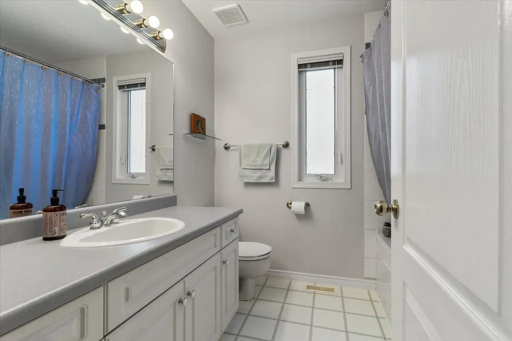 10233 114a Avenue Grande Prairie AB T8V 6Z4