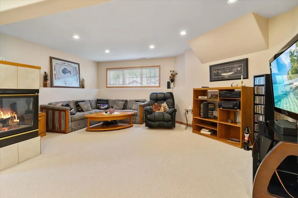 10233 114a Avenue Grande Prairie AB T8V 6Z4
