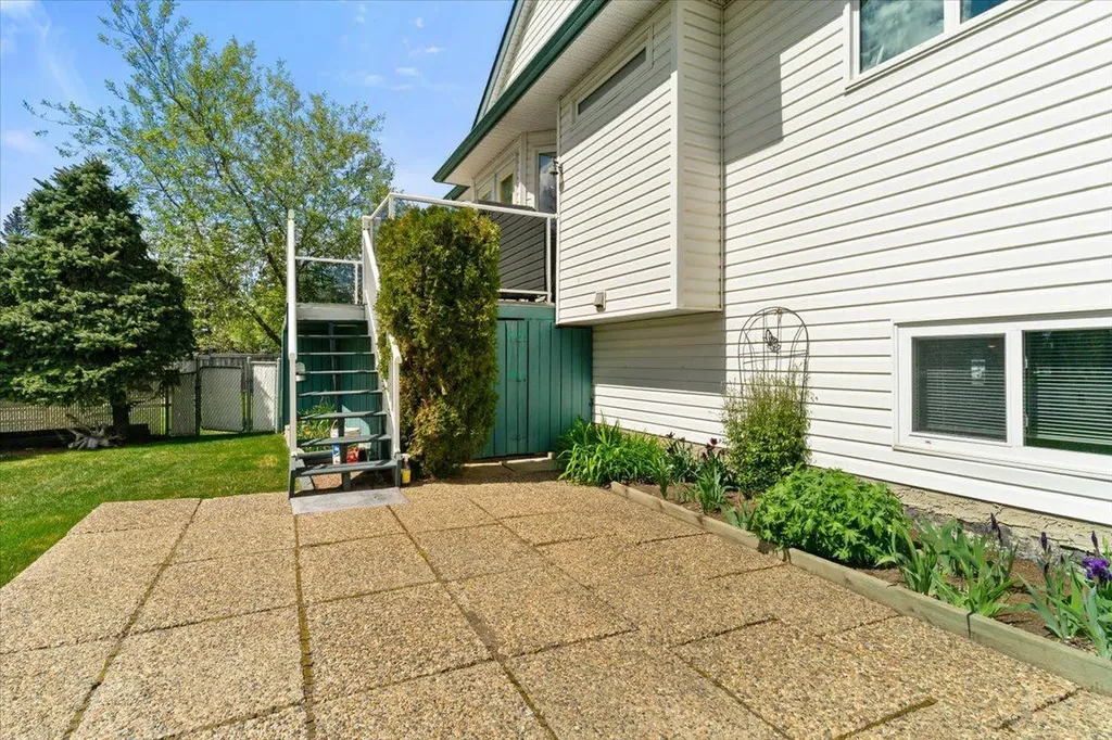 10233 114a Avenue Grande Prairie AB T8V 6Z4