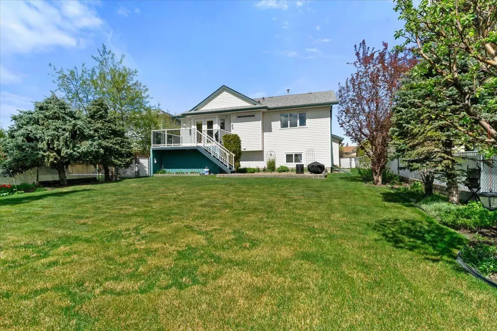 10233 114a Avenue Grande Prairie AB T8V 6Z4