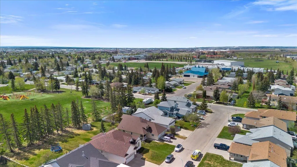 10233 114a Avenue Grande Prairie AB T8V 6Z4