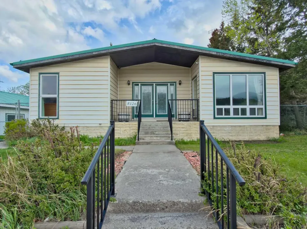 8126 20 Avenue Coleman AB T0K0M0