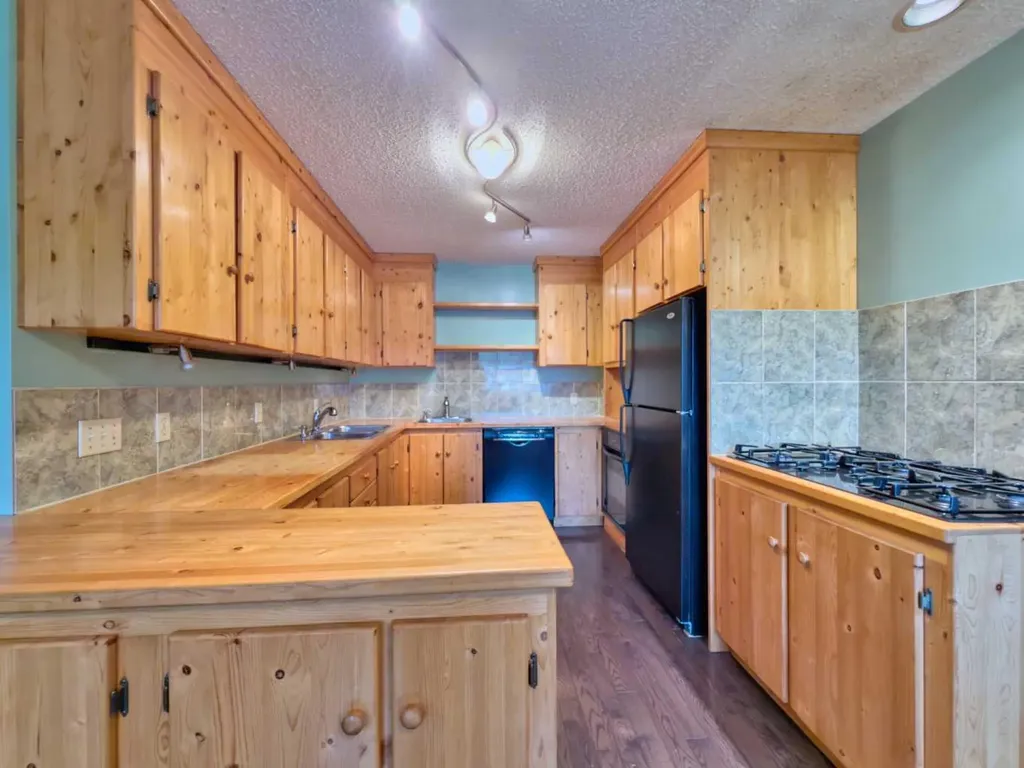 8126 20 Avenue Coleman AB T0K0M0