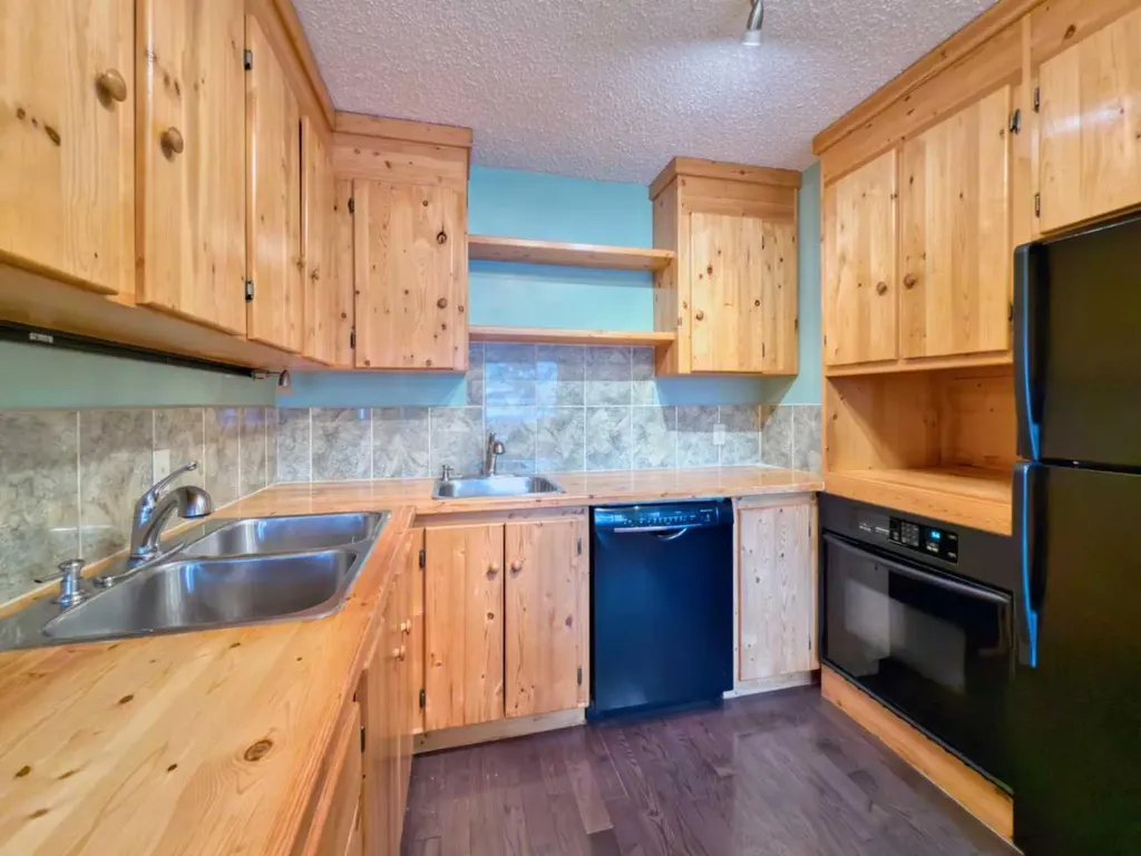 8126 20 Avenue Coleman AB T0K0M0