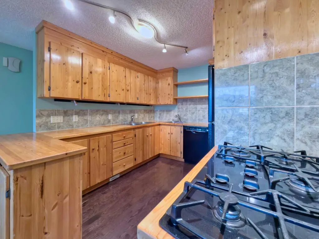 8126 20 Avenue Coleman AB T0K0M0