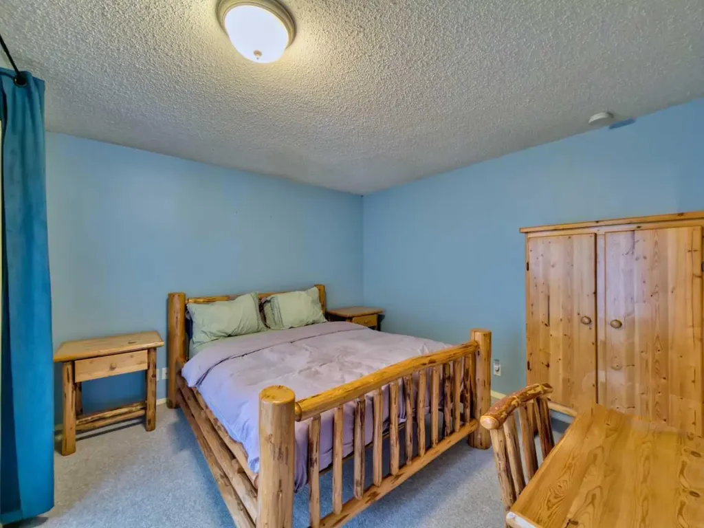 8126 20 Avenue Coleman AB T0K0M0