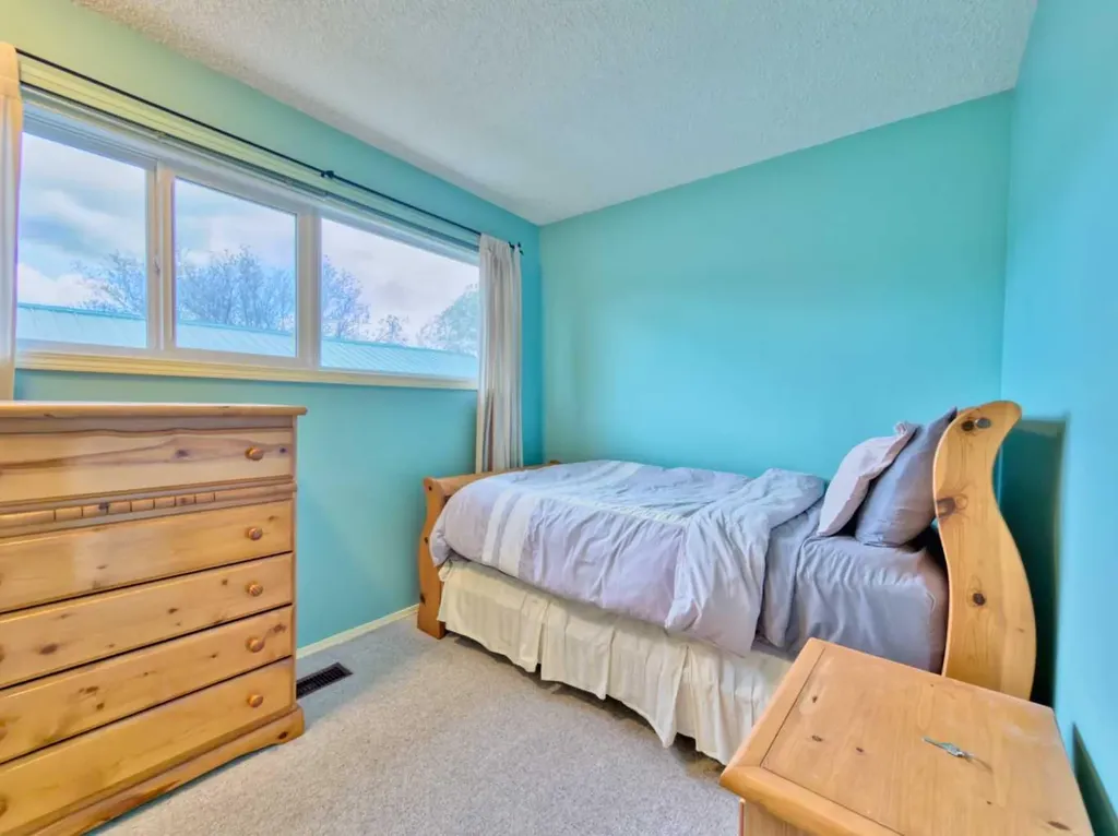 8126 20 Avenue Coleman AB T0K0M0