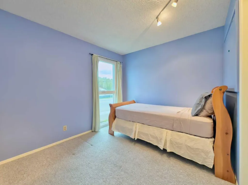 8126 20 Avenue Coleman AB T0K0M0