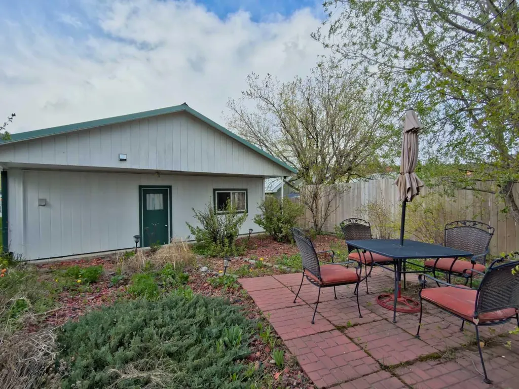 8126 20 Avenue Coleman AB T0K0M0