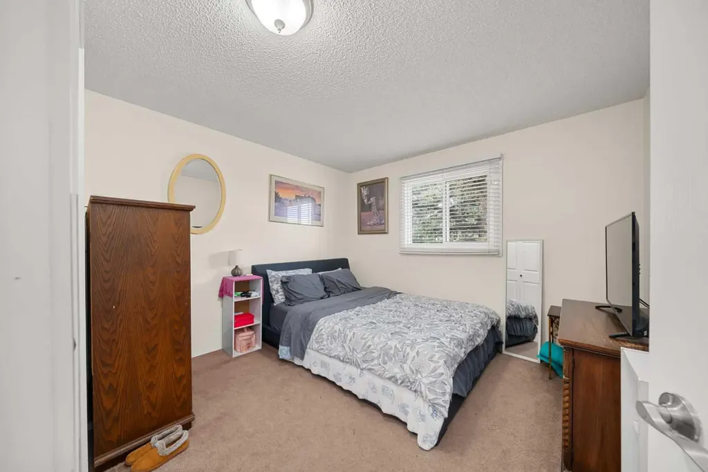 75 Bedford Drive NE Calgary AB T3K2N9