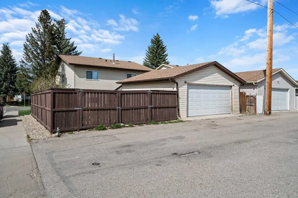 75 Bedford Drive NE Calgary AB T3K2N9