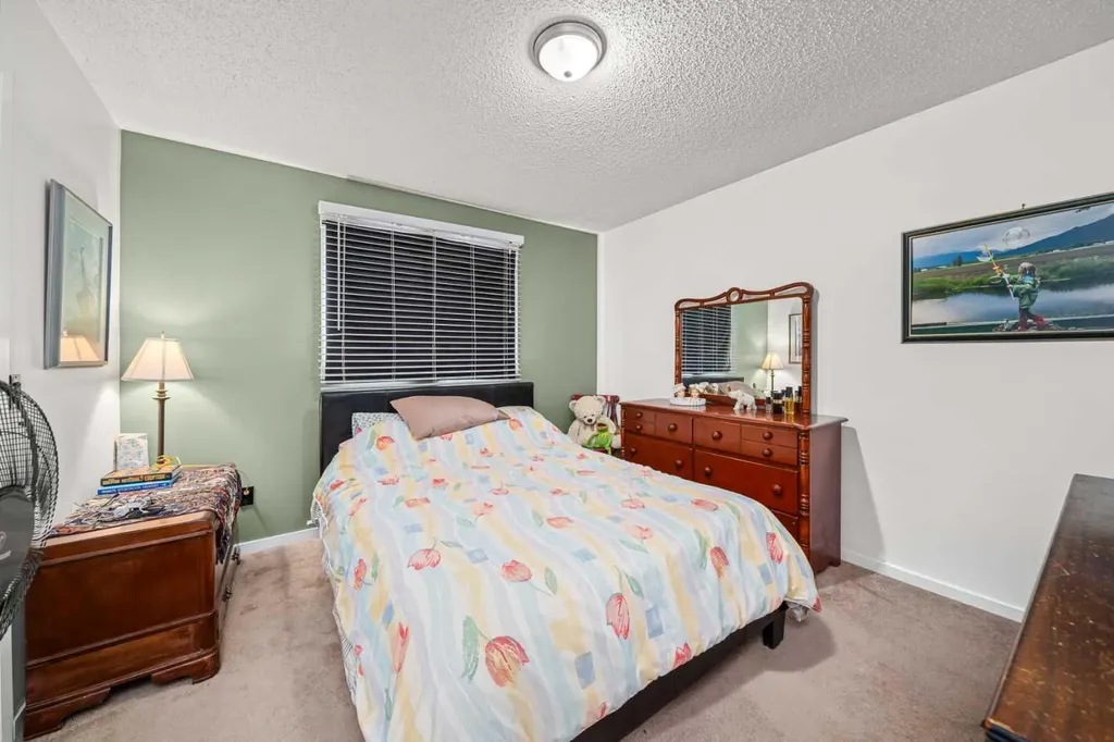 75 Bedford Drive NE Calgary AB T3K2N9