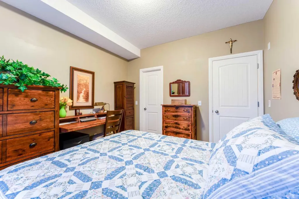 8 Prestwick Pond Terrace SE Calgary AB T2Z 4P3