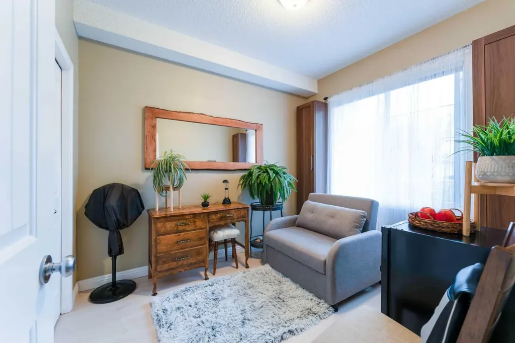 8 Prestwick Pond Terrace SE Calgary AB T2Z 4P3