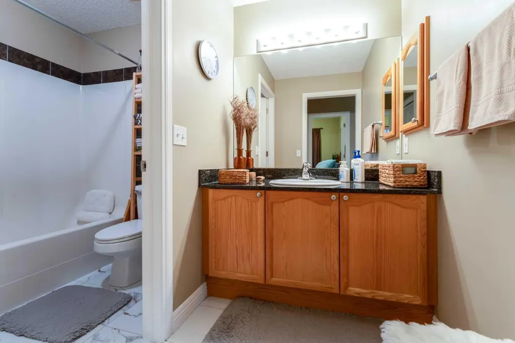8 Prestwick Pond Terrace SE Calgary AB T2Z 4P3