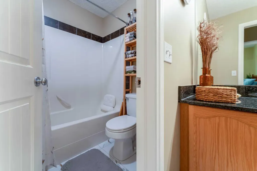 8 Prestwick Pond Terrace SE Calgary AB T2Z 4P3