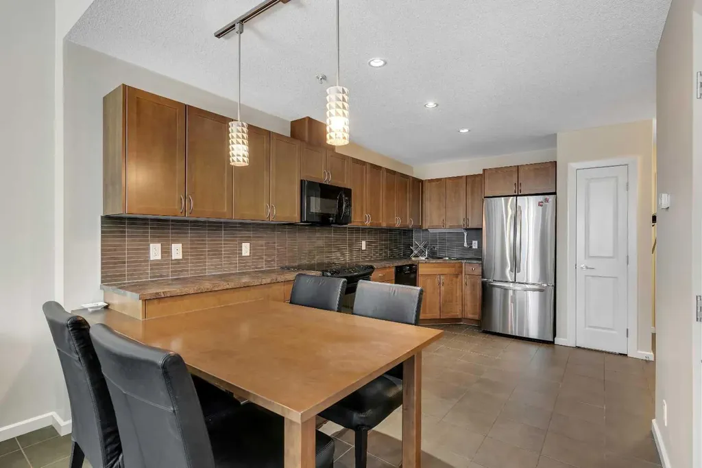 211 13 Avenue SE Calgary AB T2G 1E1