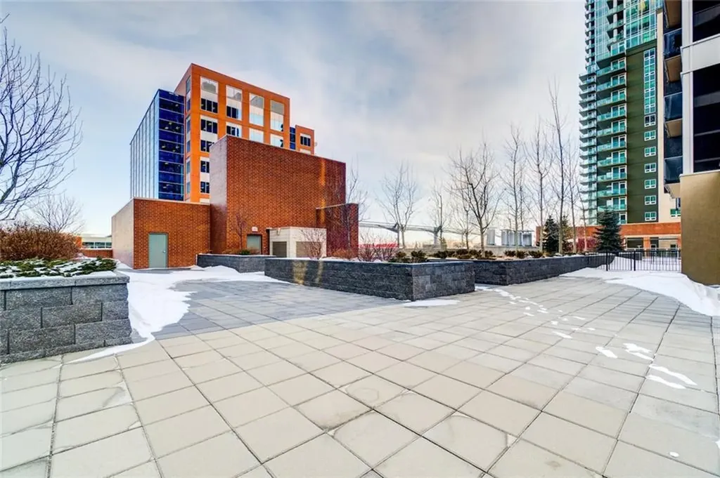 211 13 Avenue SE Calgary AB T2G 1E1