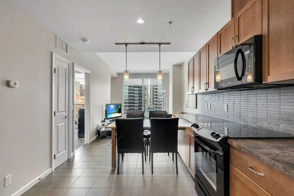 211 13 Avenue SE Calgary AB T2G 1E1