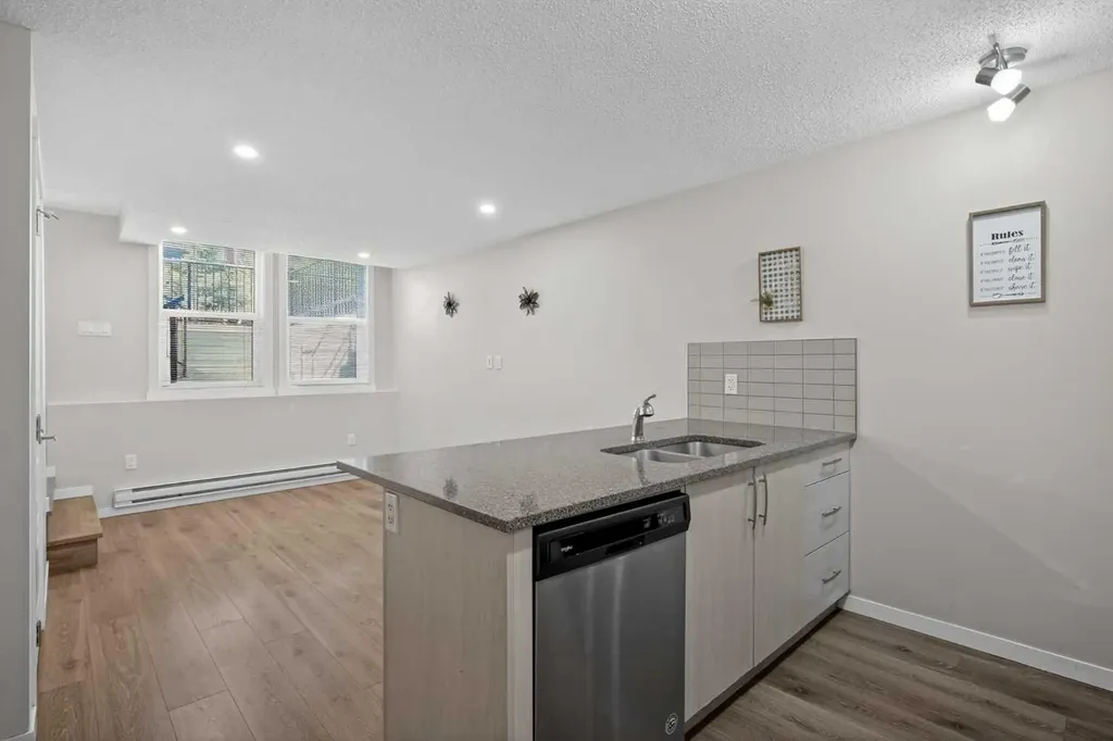 7451 Falconridge Boulevard NE Calgary AB T3J 0Z8