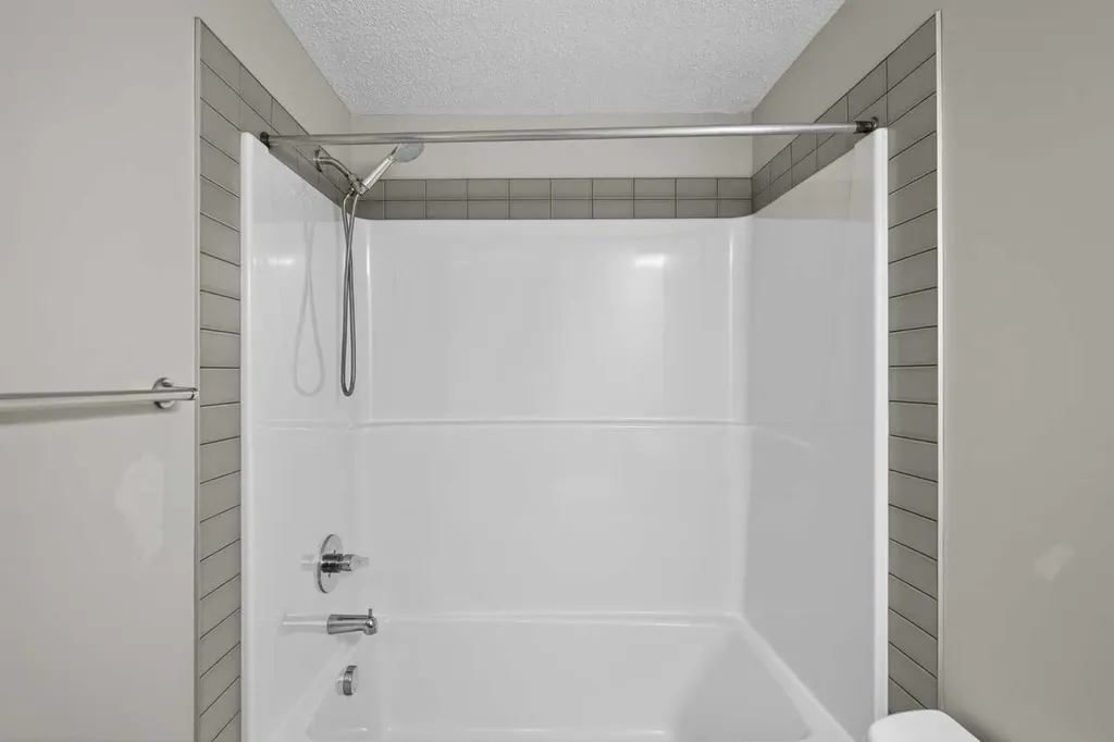 7451 Falconridge Boulevard NE Calgary AB T3J 0Z8