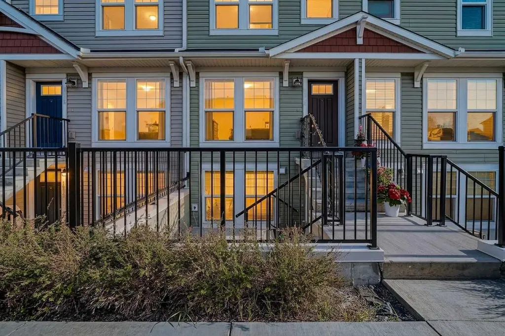 7451 Falconridge Boulevard NE Calgary AB T3J 0Z8