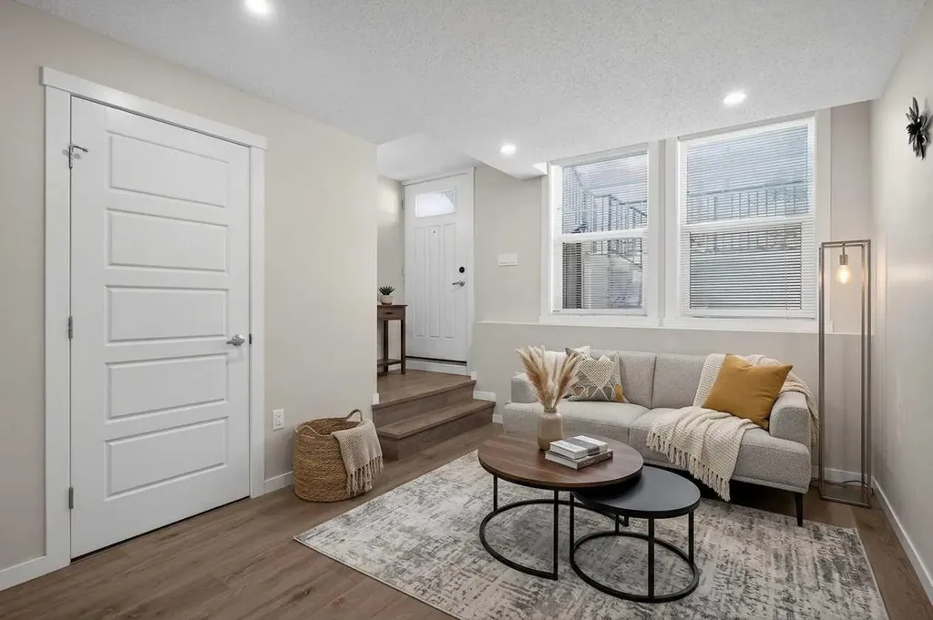 7451 Falconridge Boulevard NE Calgary AB T3J 0Z8
