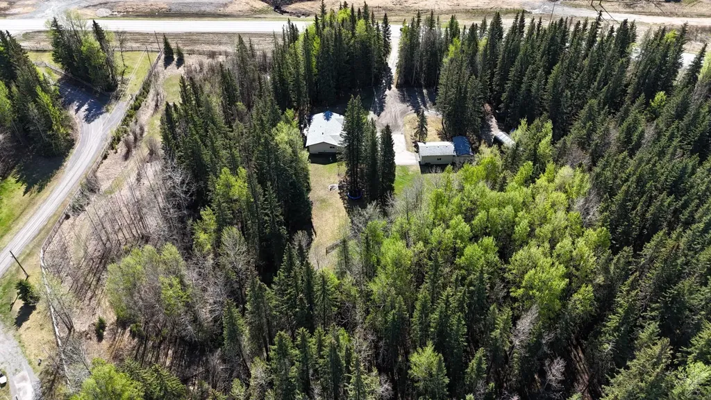 53404A Highway 748 E Rural Yellowhead County AB T7E 3S9