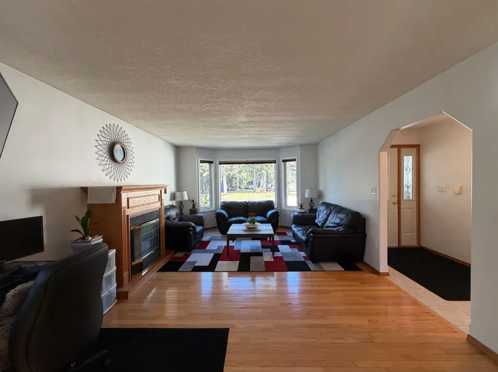 53404A Highway 748 E Rural Yellowhead County AB T7E 3S9