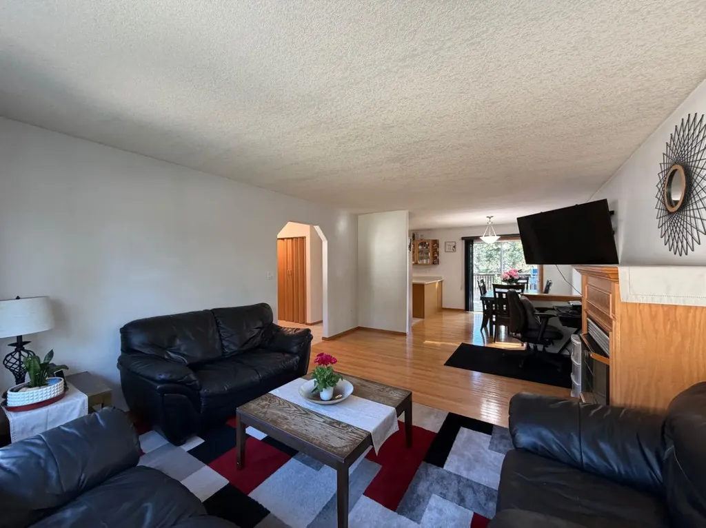 53404A Highway 748 E Rural Yellowhead County AB T7E 3S9