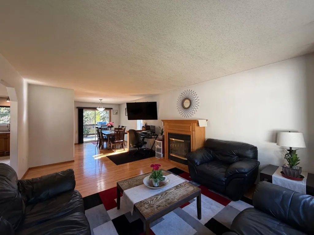 53404A Highway 748 E Rural Yellowhead County AB T7E 3S9