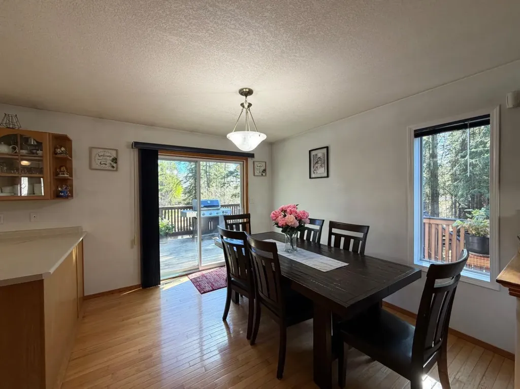 53404A Highway 748 E Rural Yellowhead County AB T7E 3S9