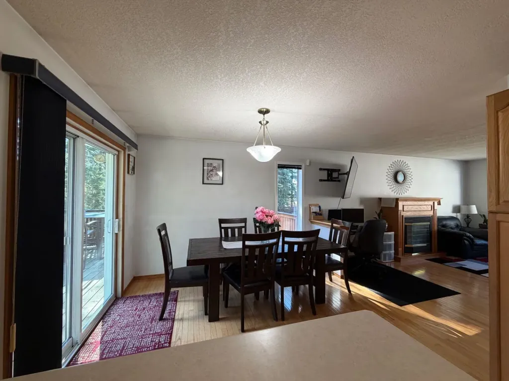 53404A Highway 748 E Rural Yellowhead County AB T7E 3S9