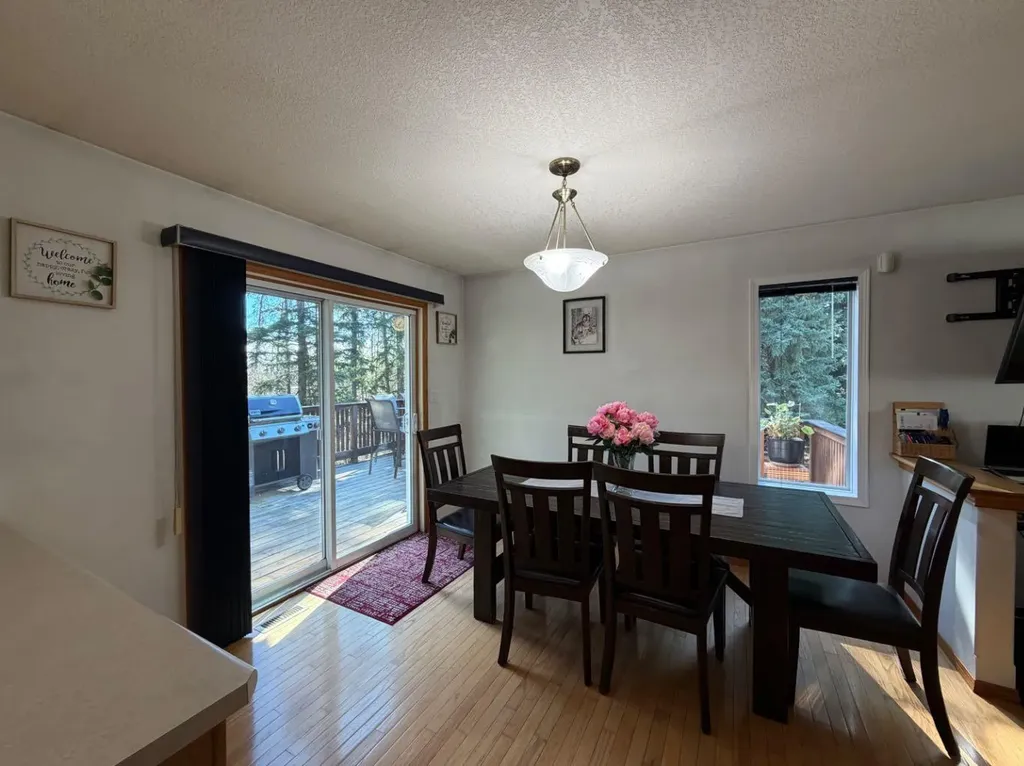 53404A Highway 748 E Rural Yellowhead County AB T7E 3S9