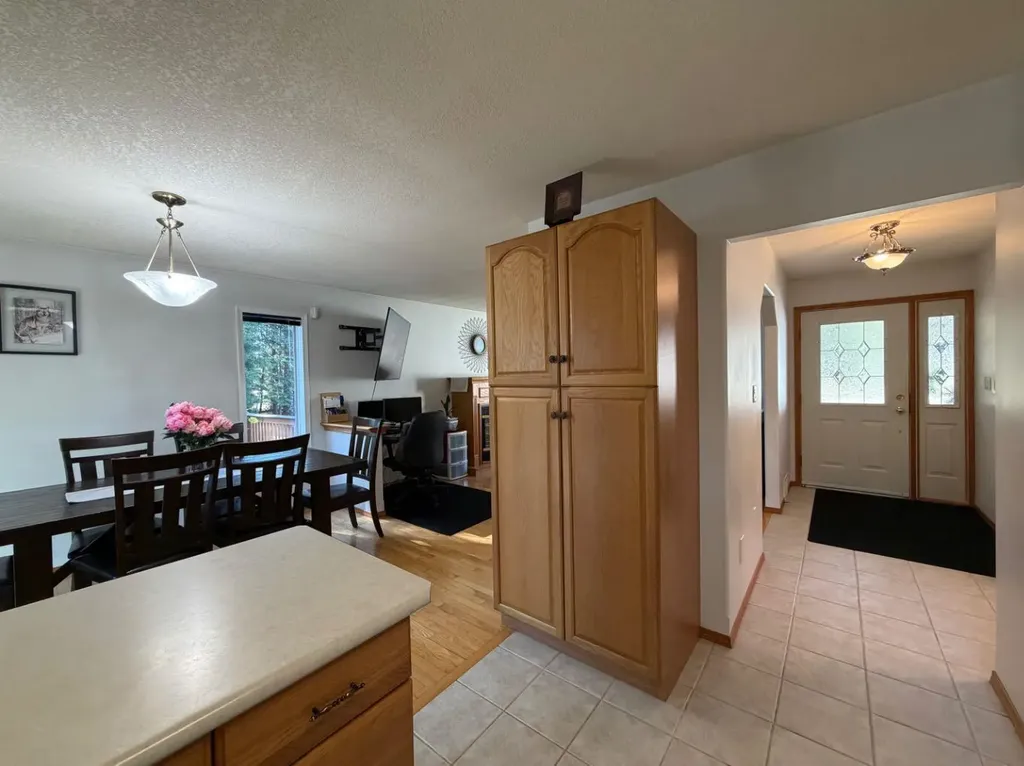 53404A Highway 748 E Rural Yellowhead County AB T7E 3S9