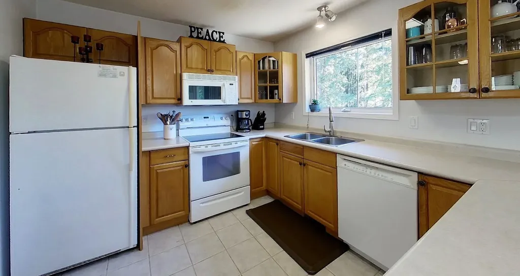 53404A Highway 748 E Rural Yellowhead County AB T7E 3S9