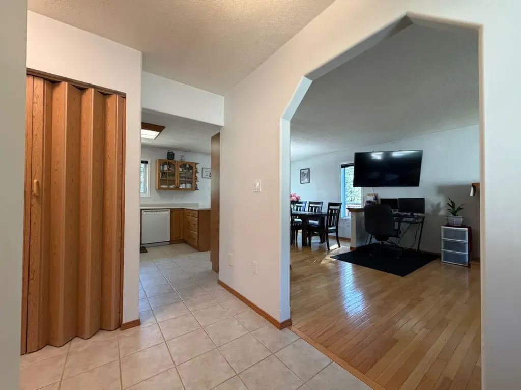 53404A Highway 748 E Rural Yellowhead County AB T7E 3S9
