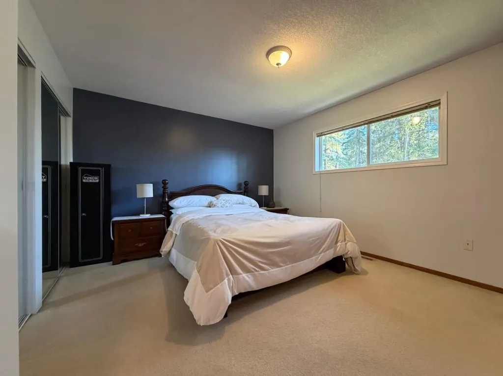 53404A Highway 748 E Rural Yellowhead County AB T7E 3S9