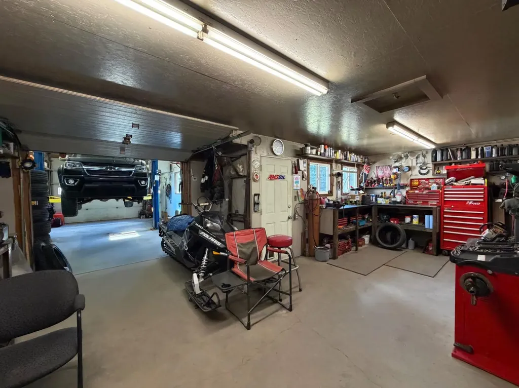 53404A Highway 748 E Rural Yellowhead County AB T7E 3S9