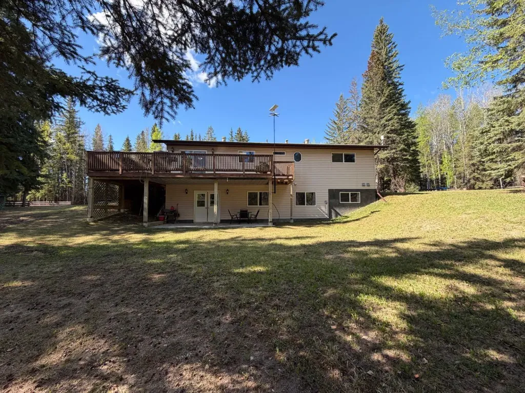 53404A Highway 748 E Rural Yellowhead County AB T7E 3S9